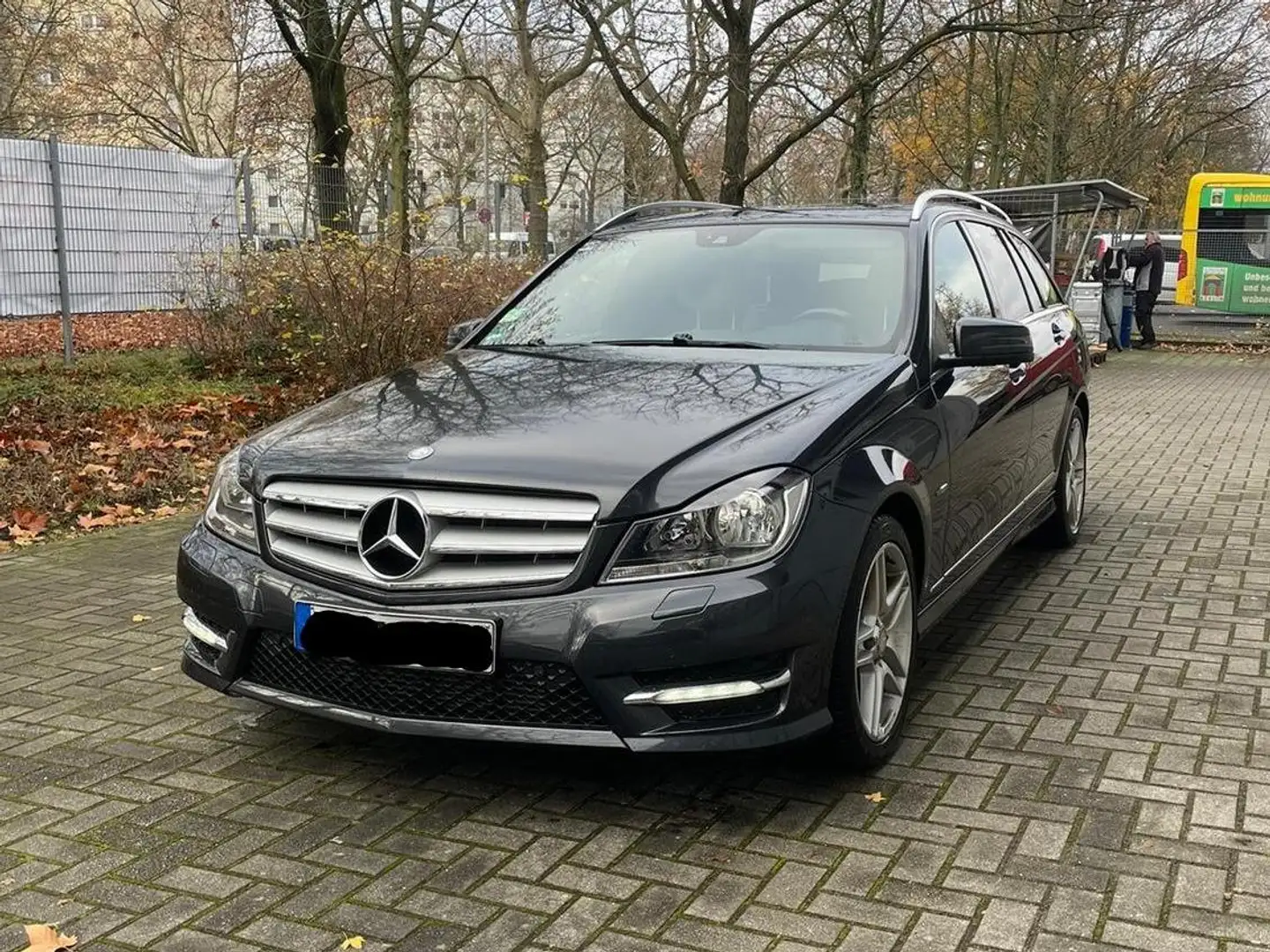 Mercedes-Benz C 250 C 250 CGI T Automatik BlueEFFICIENCY Schwarz - 2