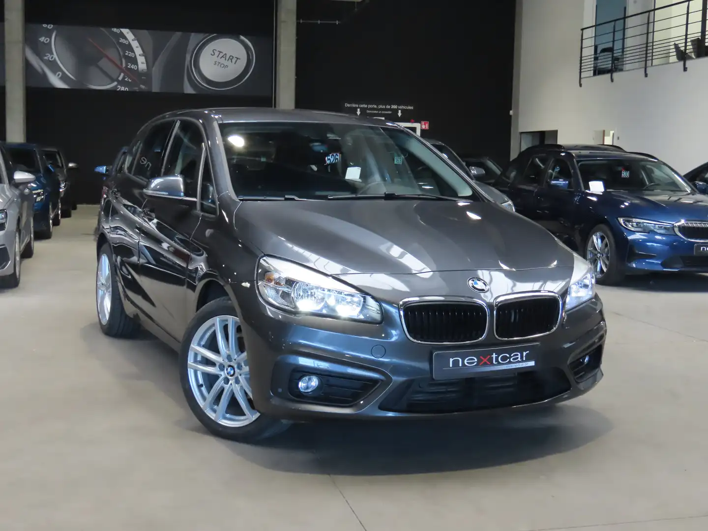 BMW 216 i Active Tourer ***NAVI-LIMITEUR-PARKING AV&AR**** Gris - 2