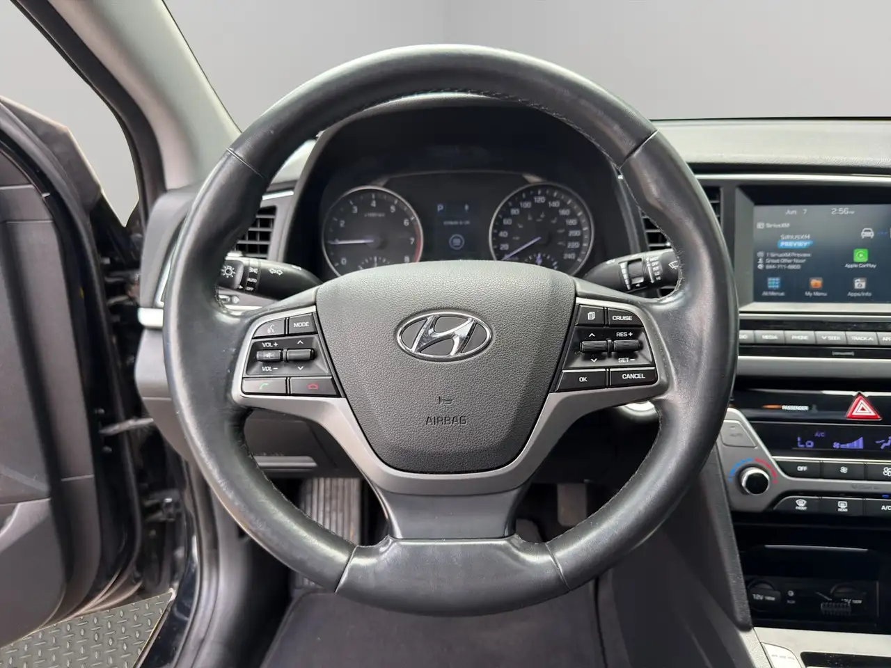 Hyundai ELANTRA снимка Hyundai ELANTRA