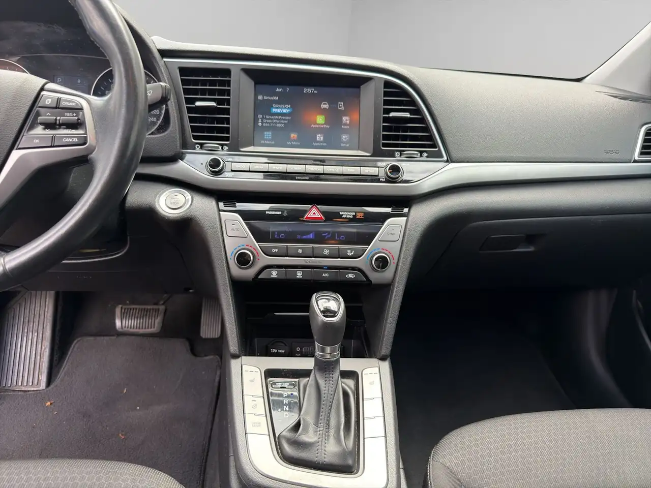 Hyundai ELANTRA снимка Hyundai ELANTRA