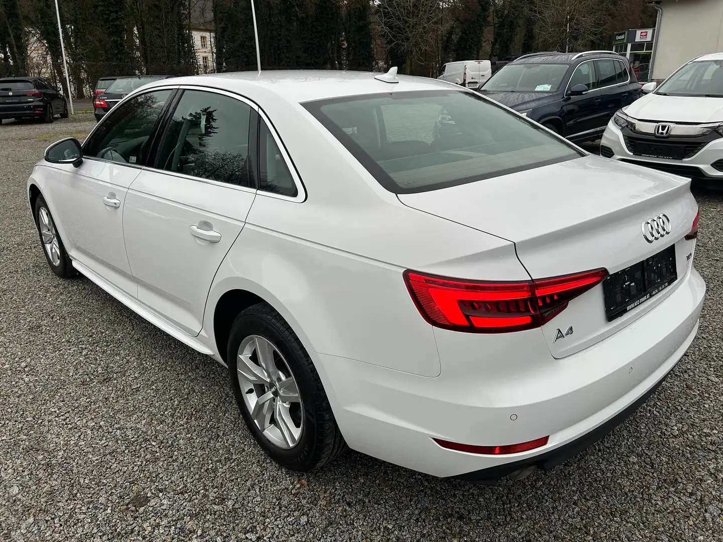 Audi A4 2,0 TDI/1.BESITZ/LED/NAVI/TOP ZUSTAND Blanc - 2