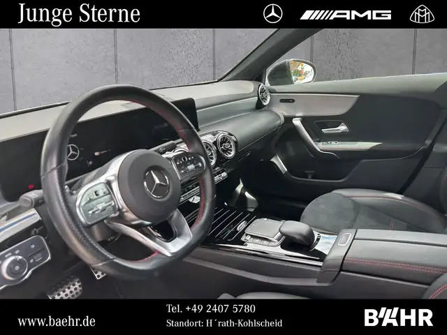 Mercedes-Benz 250 view 11