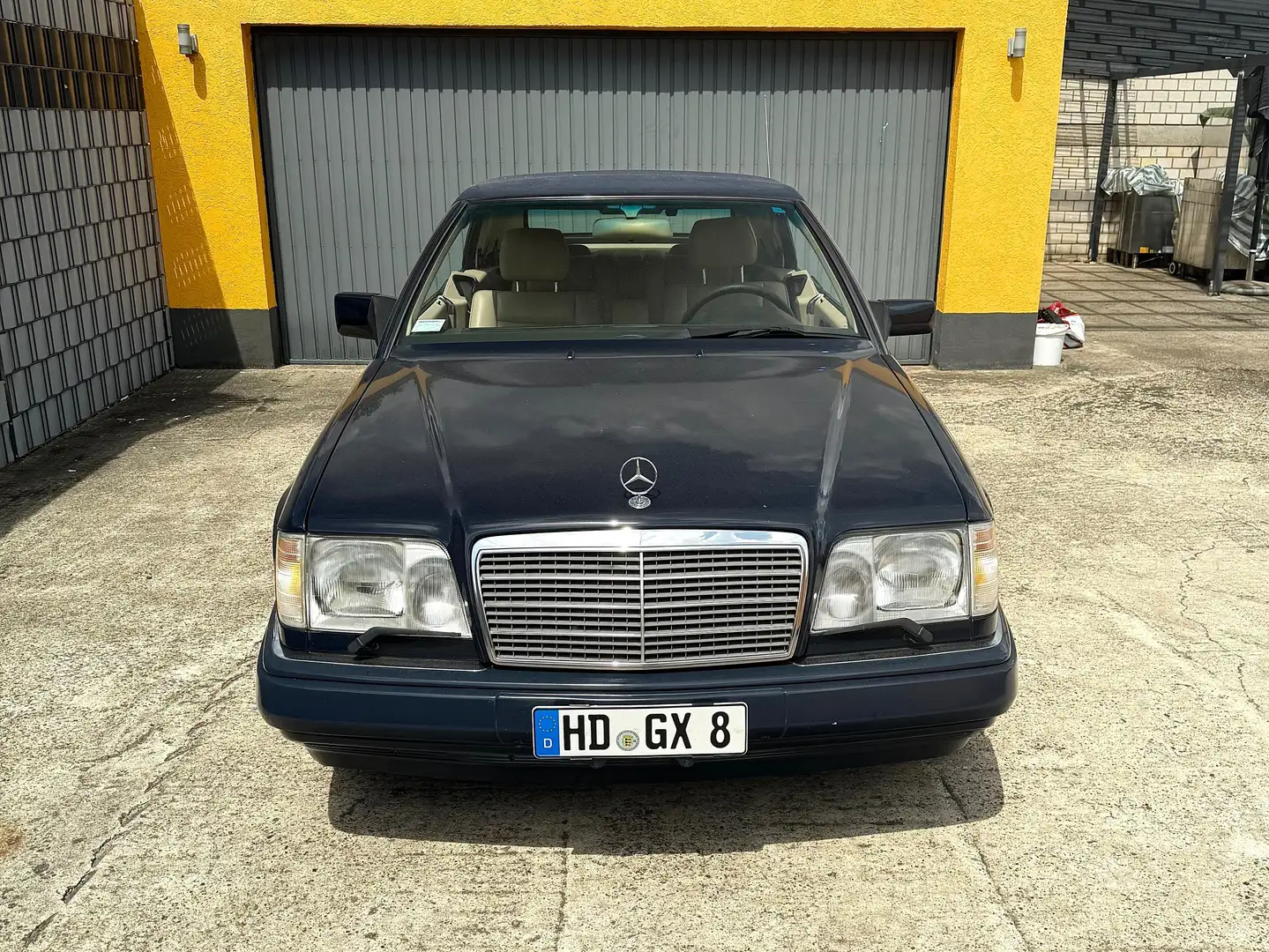 Mercedes-Benz E 320 Cabriolet Синій - 2