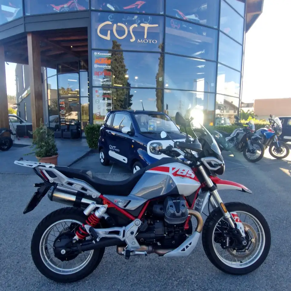 Moto Guzzi V 85