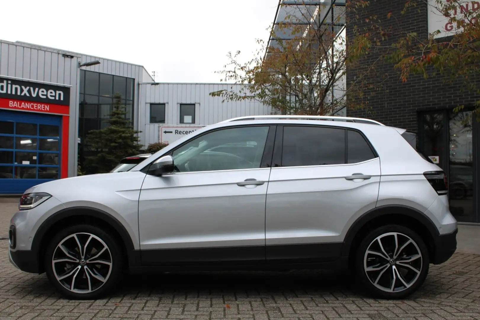 Volkswagen T-Cross 1.0 TSI Style DSG Virtual/Navi/18"/Winter "RIJKLAA Grijs - 2