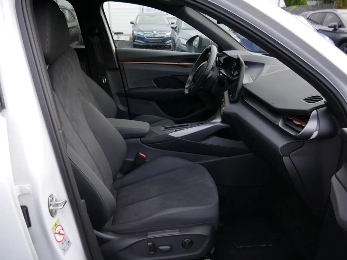 CUPRA Terramar 1.5 eTSI KAMERA NAVI ACC HUD LED 360° Weiß - 2