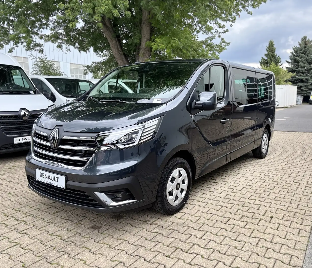 Renault Trafic Grand Evolution Blue dCi 150 Autom. Grau - 1