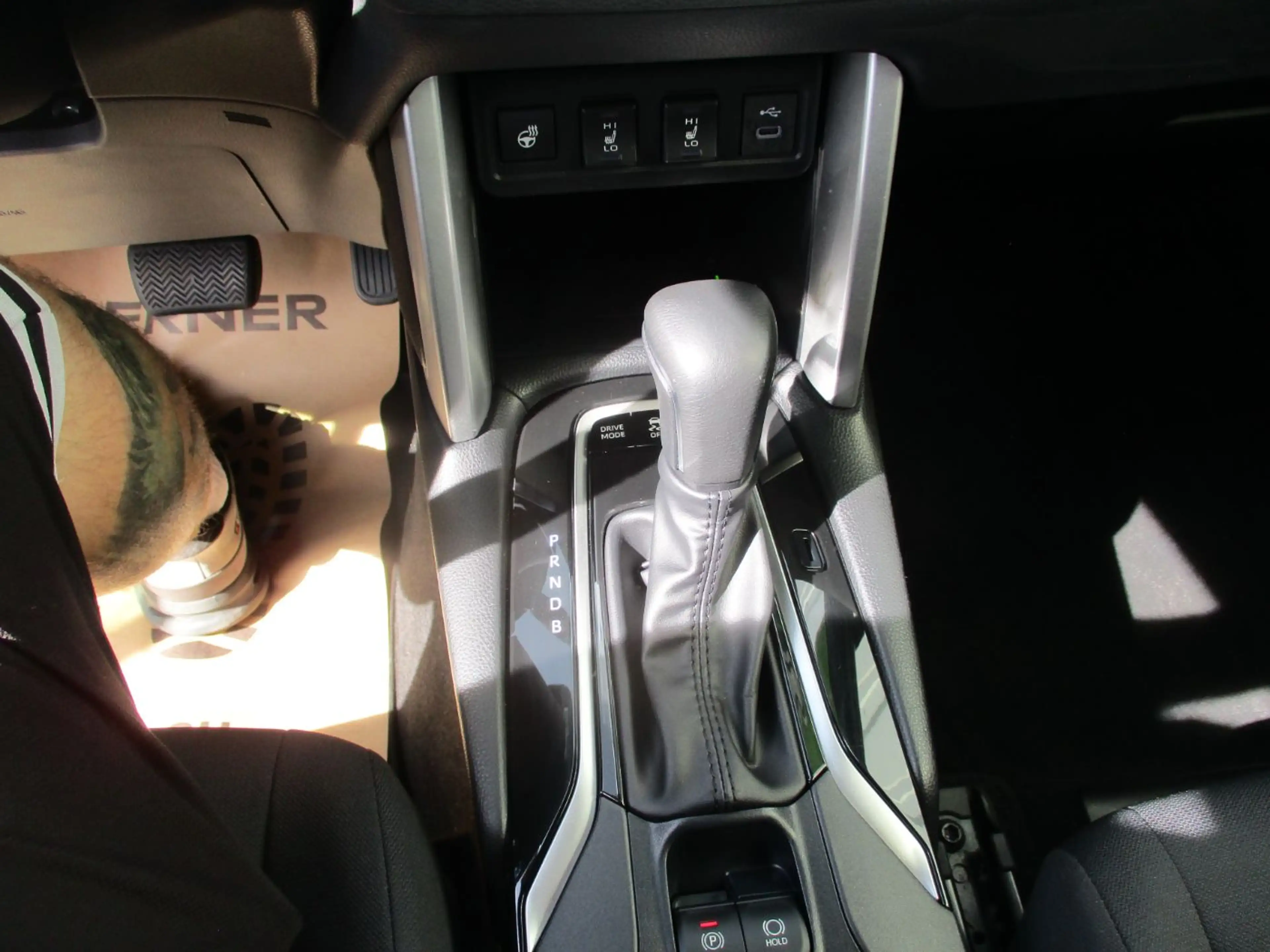 Toyota Corolla Cross 1.8 FWD Active Drive ACC+LED+Navi — photo 13