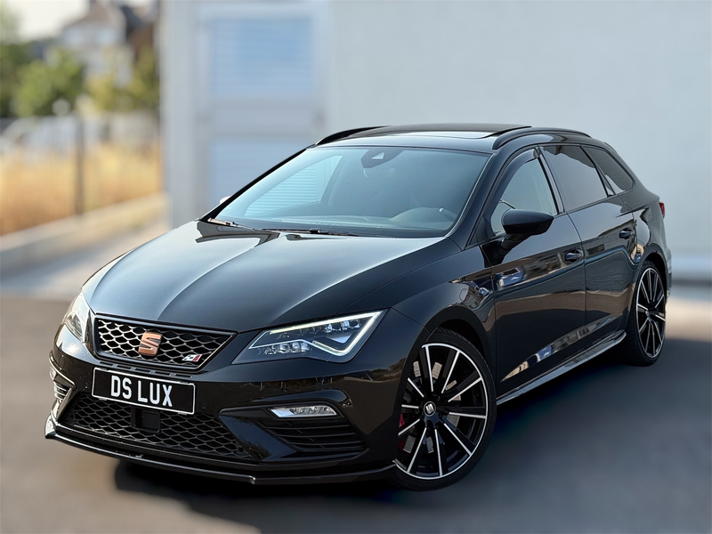SEAT Leon CUPRA ST 2.0 TSI 300CH 4DRIVE DSG7 / CARBON / PANO — photo 3