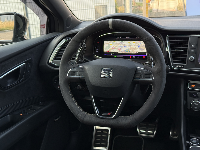 SEAT Leon CUPRA ST 2.0 TSI 300CH 4DRIVE DSG7 / CARBON / PANO — photo 11