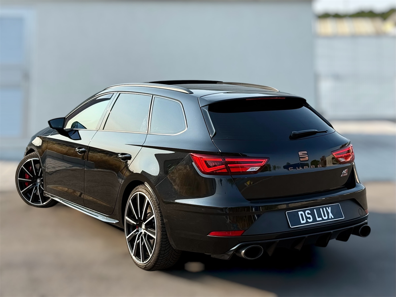SEAT Leon CUPRA ST 2.0 TSI 300CH 4DRIVE DSG7 / CARBON / PANO — photo 5