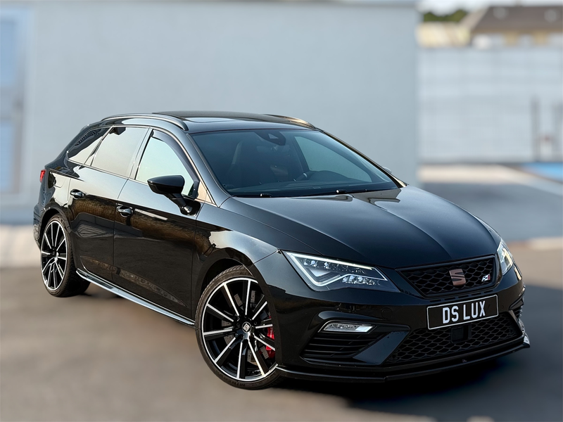 SEAT Leon CUPRA ST 2.0 TSI 300CH 4DRIVE DSG7 / CARBON / PANO