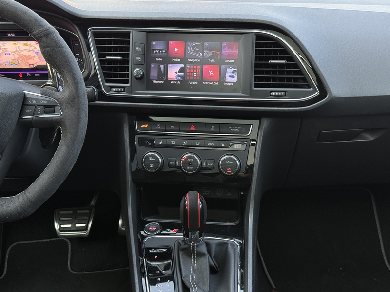 SEAT Leon CUPRA ST 2.0 TSI 300CH 4DRIVE DSG7 / CARBON / PANO — photo 12