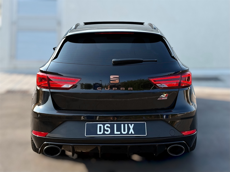 SEAT Leon CUPRA ST 2.0 TSI 300CH 4DRIVE DSG7 / CARBON / PANO — photo 6
