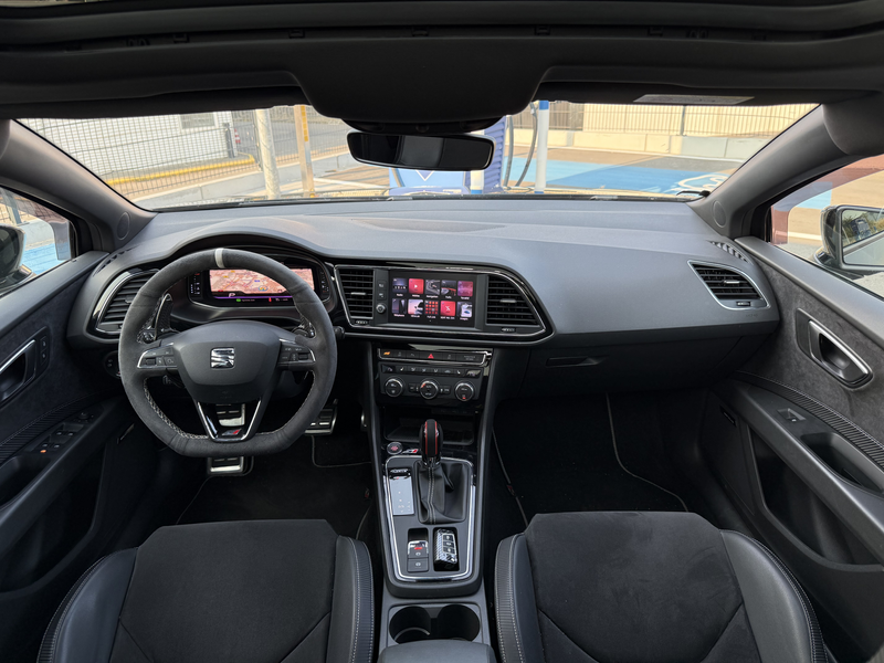 SEAT Leon CUPRA ST 2.0 TSI 300CH 4DRIVE DSG7 / CARBON / PANO — photo 10