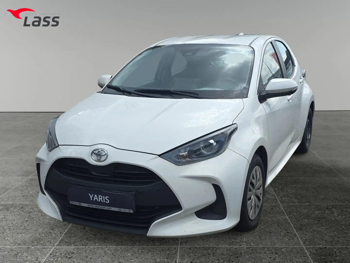 Toyota Yaris 1.0 Comfort Matrix ACC Fernlichtass. Kam. Белый - 2