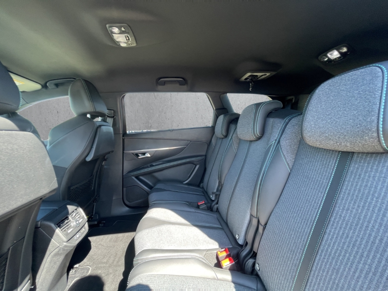Peugeot 5008 Allure Pack 130EAT8 7-Sitzer Navi Digitales Cockpi — photo 8
