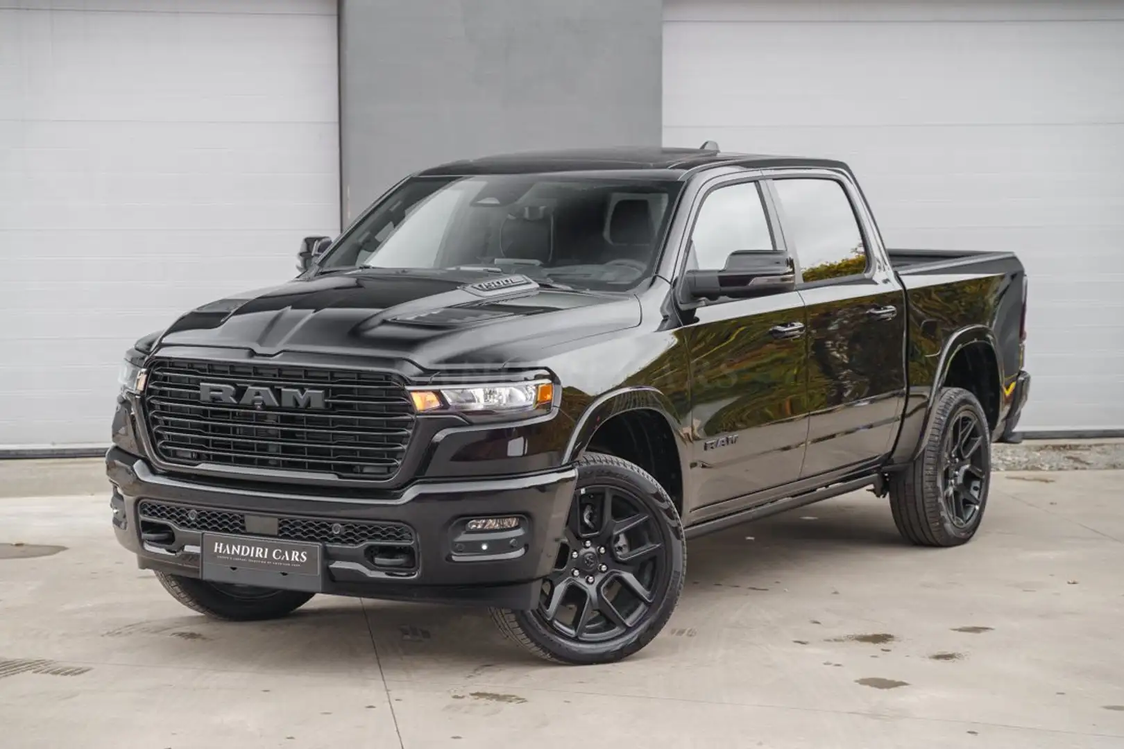 Dodge RAM 2025 Laramie Night Premium € 78800 +POWER BOARD Negru - 2