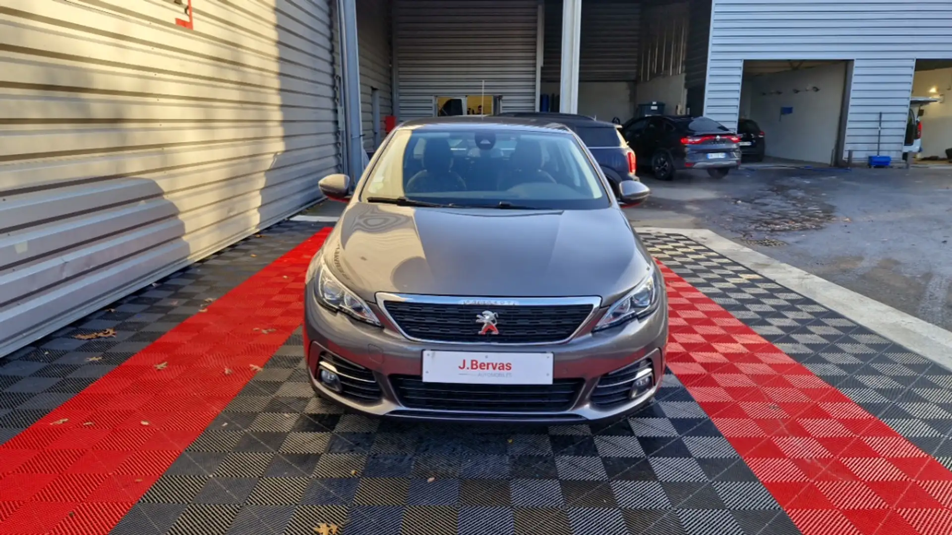 Peugeot BlueHDi 130 EAT8 S&S Active Business - 2