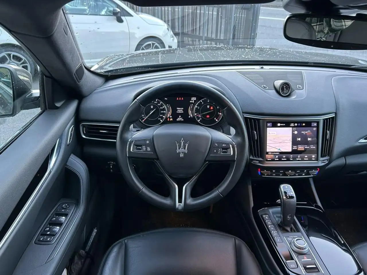 Maserati Levante 2023 — фото 10