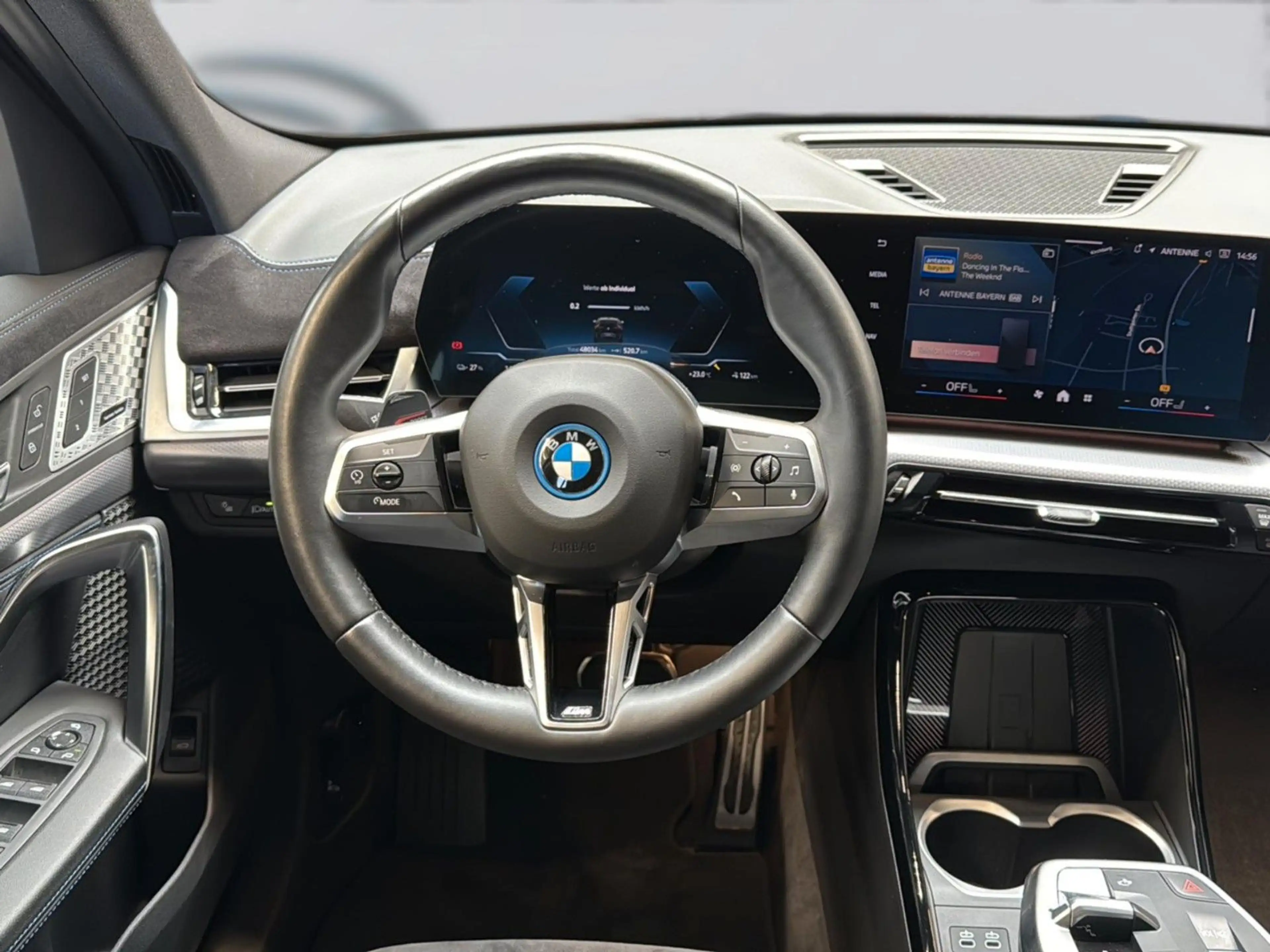 BMW iX2 20eDrive M-Sport H&K AHK Memory 2ZK RFK — photo 13