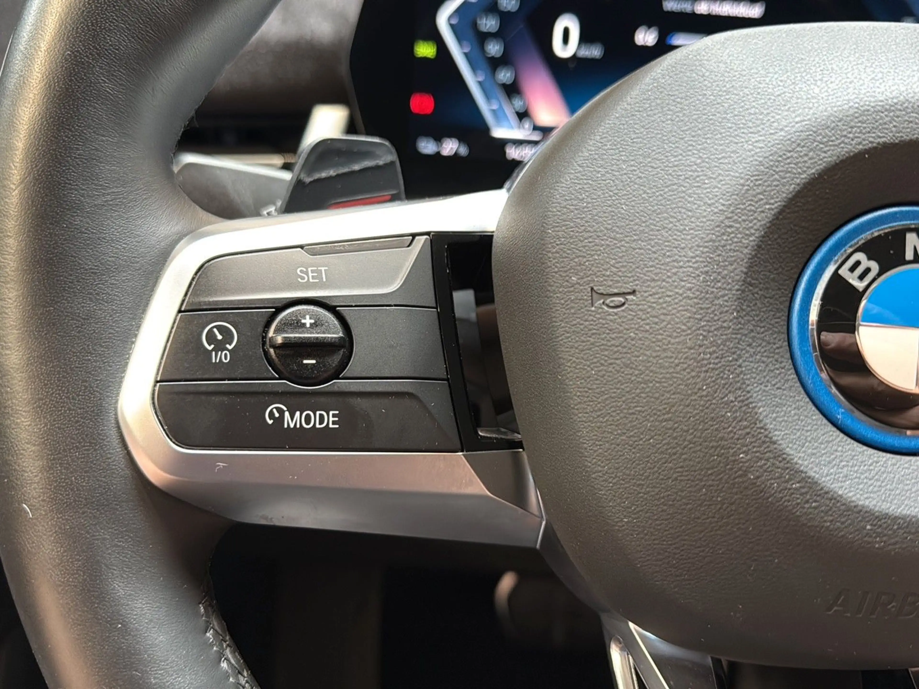 BMW iX2 20eDrive M-Sport H&K AHK Memory 2ZK RFK — photo 15