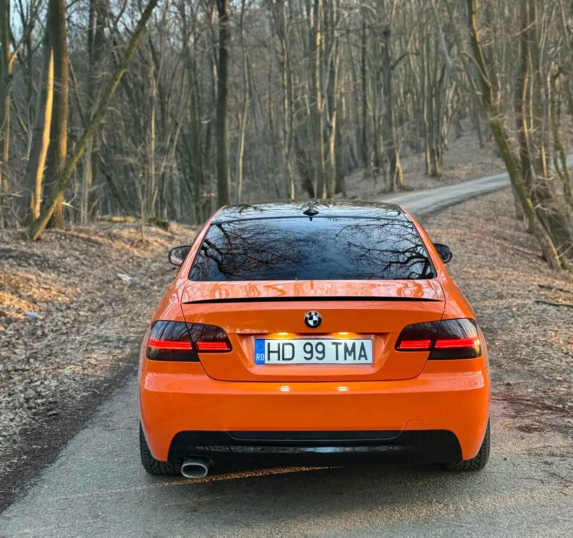 BMW 320 320d Coupe Aut. Orange - 2