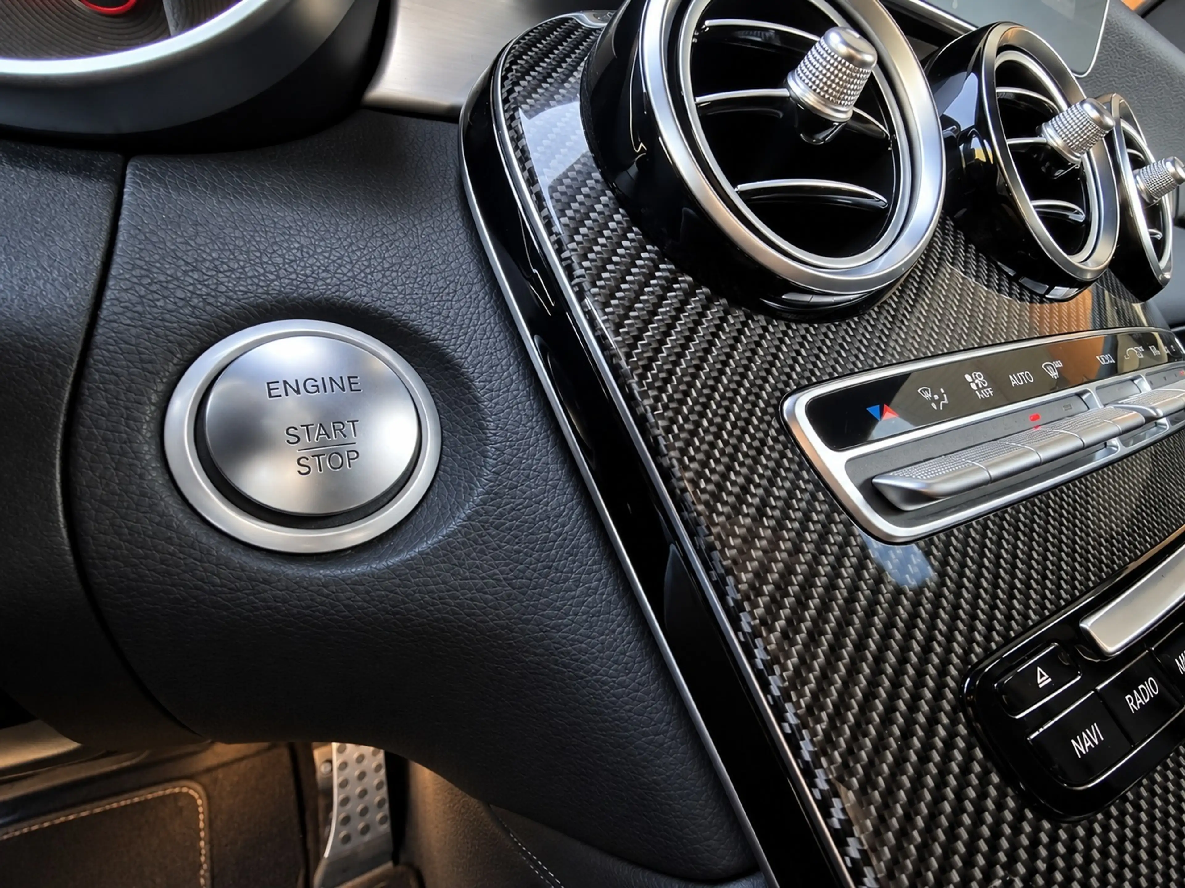 Mercedes-Benz GLC 250 AMG Kamera LED Sportsitze — photo 11