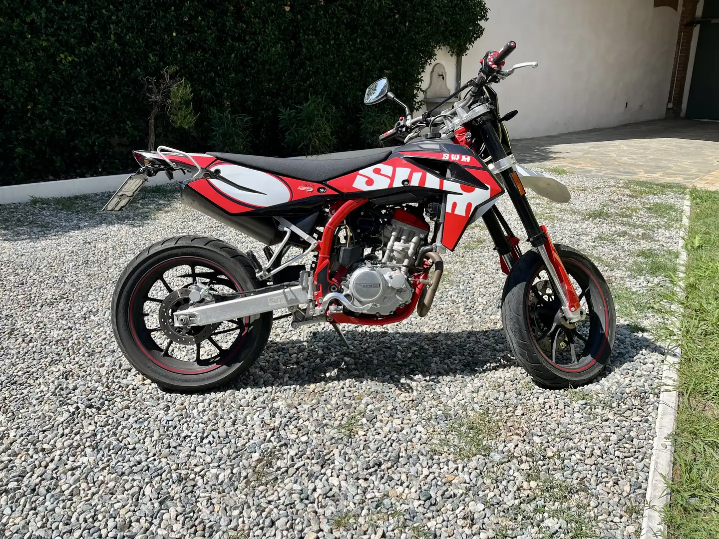 SWM SM 125 R R Factory - 1
