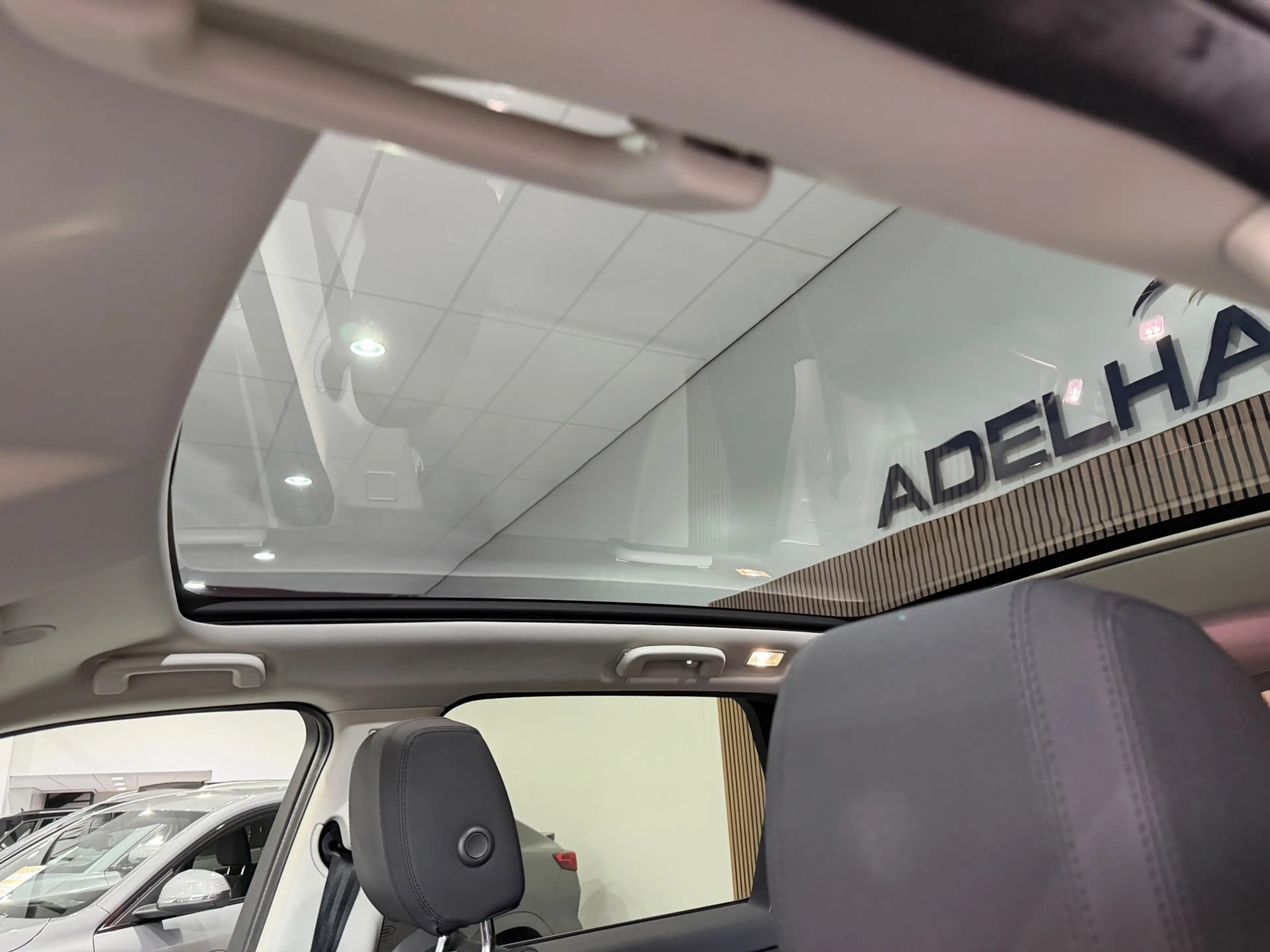 Land Rover Discovery Sport P300e 1.5 R-Dynamic HSE / Panorama dak / Lederen i — photo 13