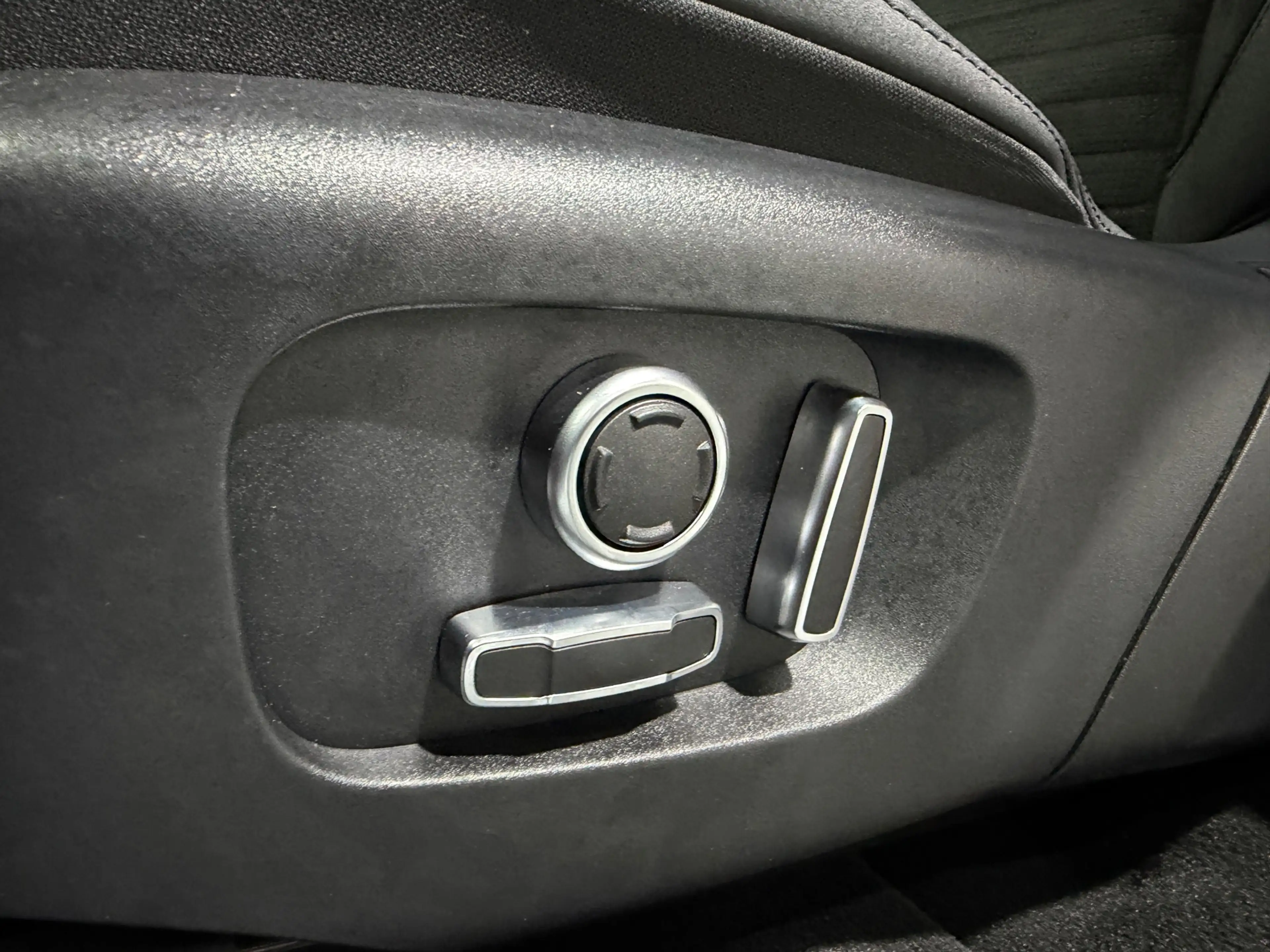 Land Rover Discovery Sport P300e 1.5 R-Dynamic HSE / Panorama dak / Lederen i — photo 15
