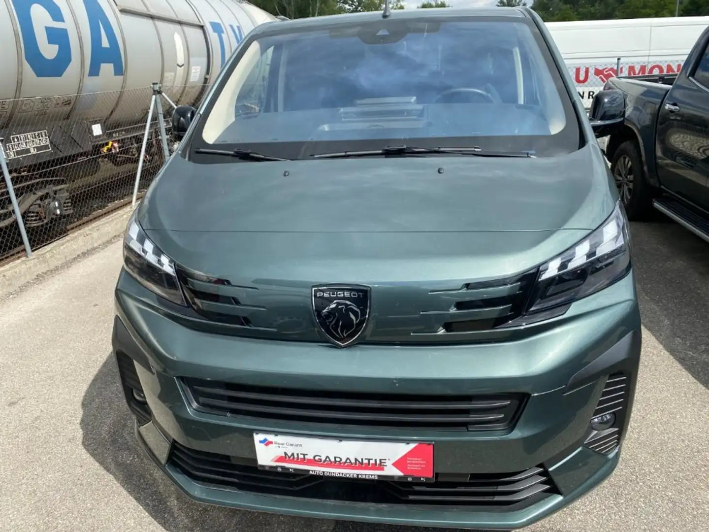 Peugeot Traveller Business L3 BHDI 180 EAT8 Grün - 2