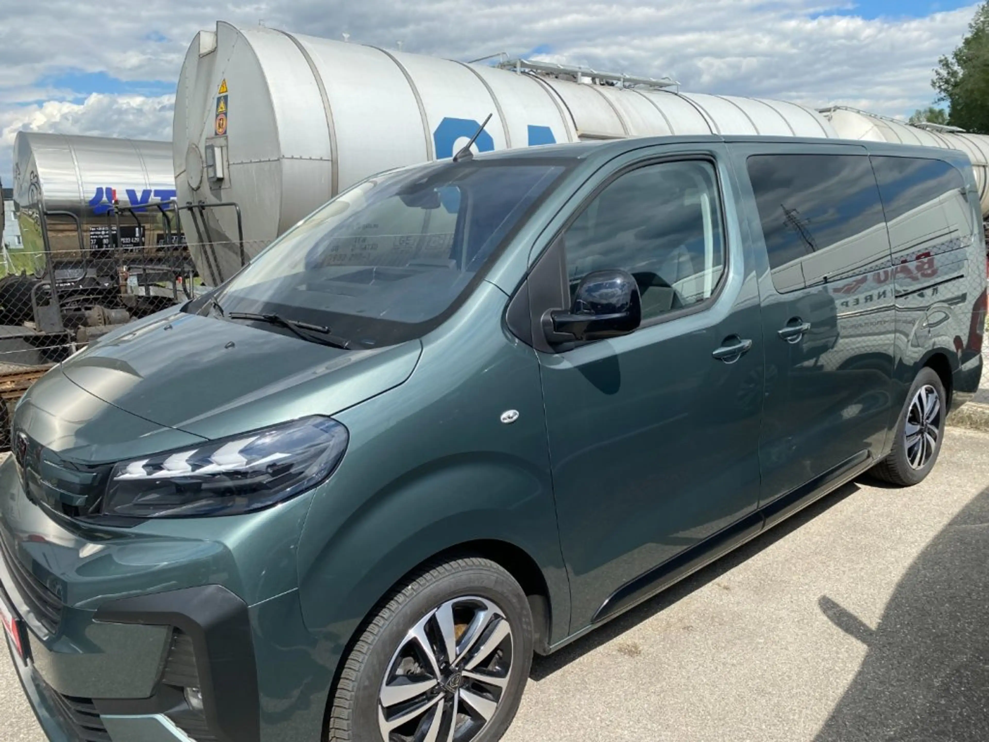Peugeot Traveller Business L3 BHDI 180 EAT8 — photo 5