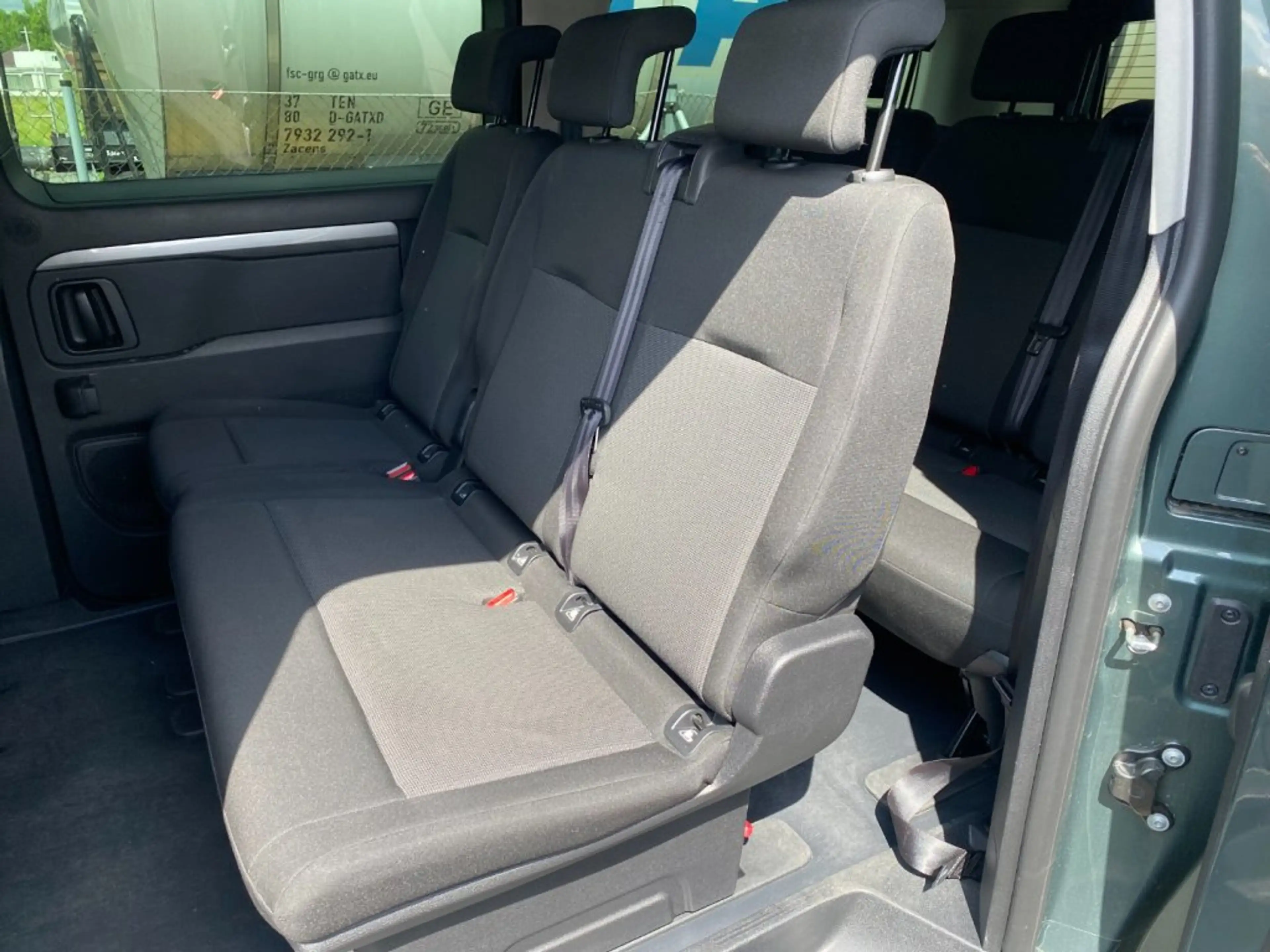 Peugeot Traveller Business L3 BHDI 180 EAT8 — photo 12