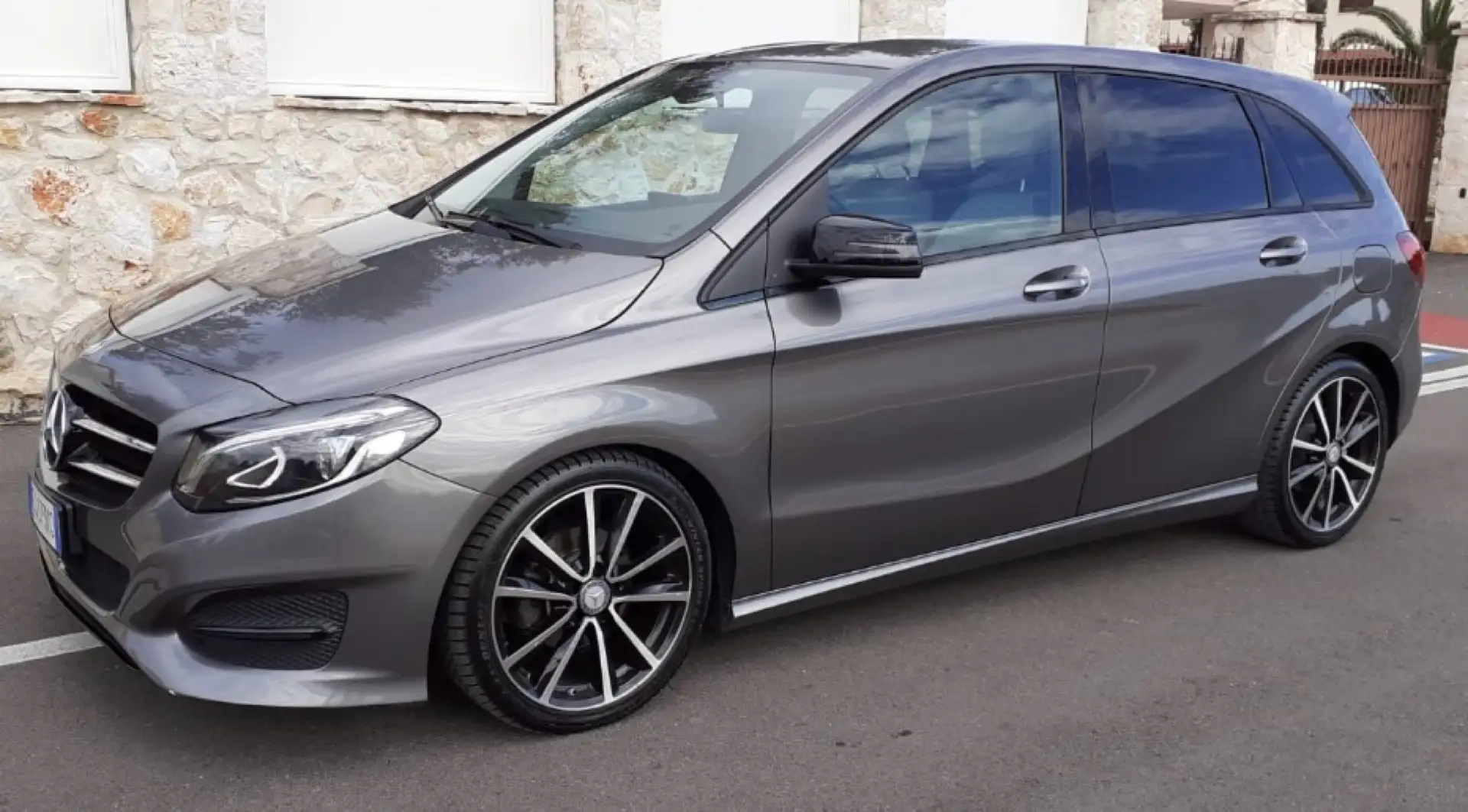 Mercedes-Benz B 180 Mercedes-benz B 180 d 109 CV Sport Grigio - 1
