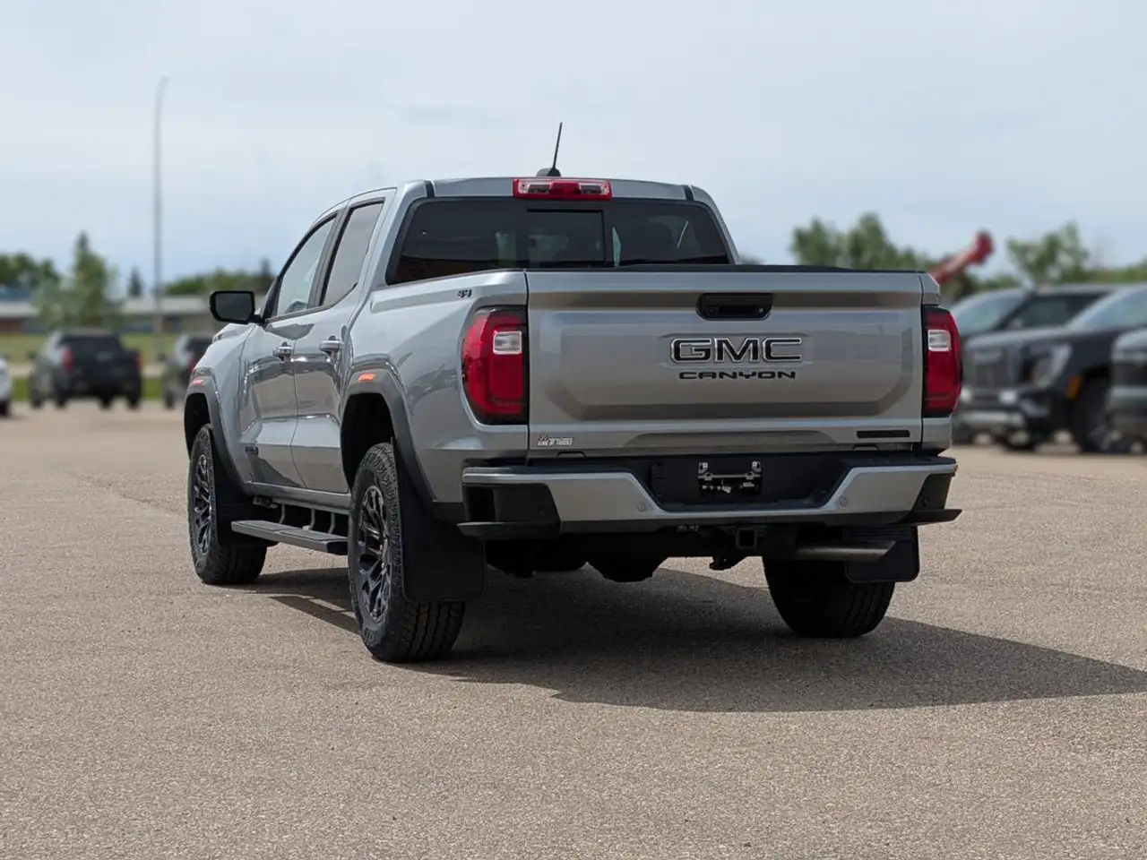 GMC Canyon снимка GMC Canyon