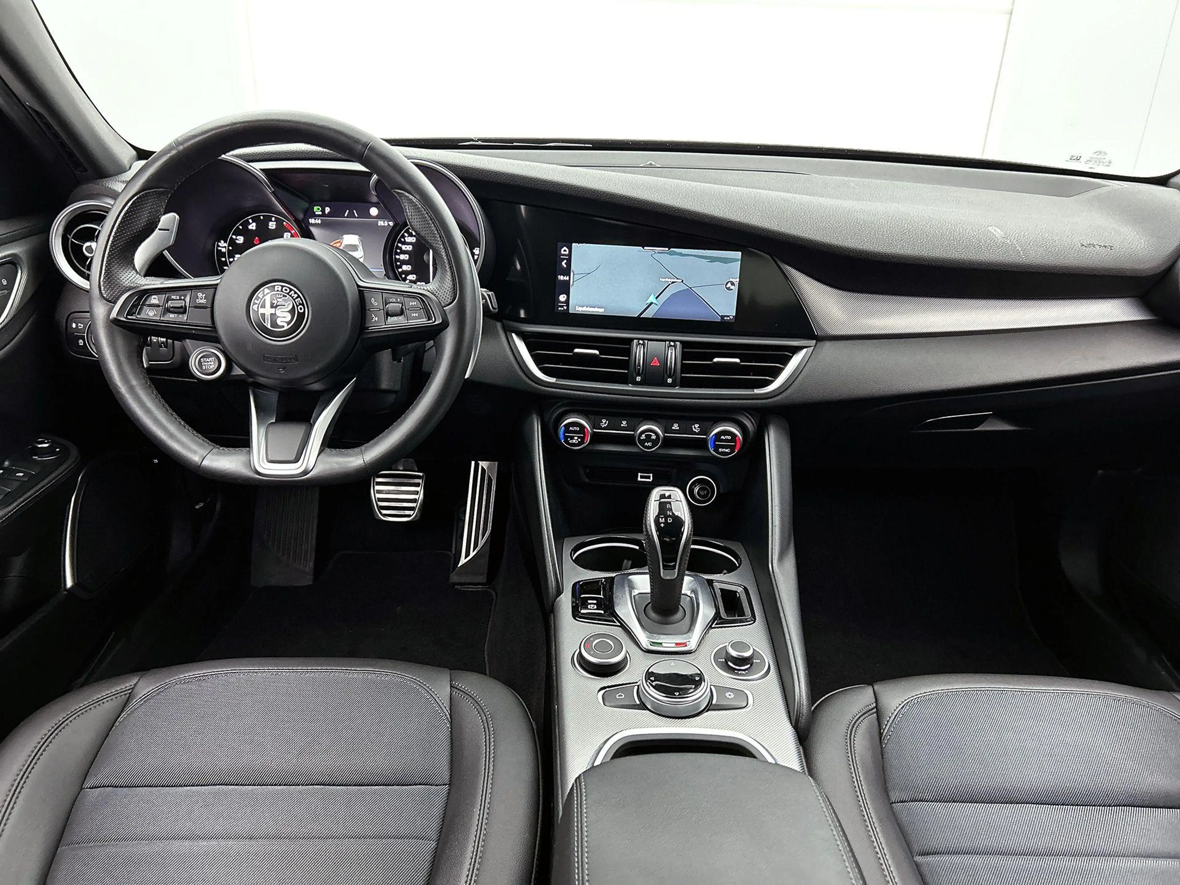 Alfa Romeo Giulia 2.0T 200pk Sprint | AUTOMAAT | ACHTERUITRIJCAMERA — photo 4