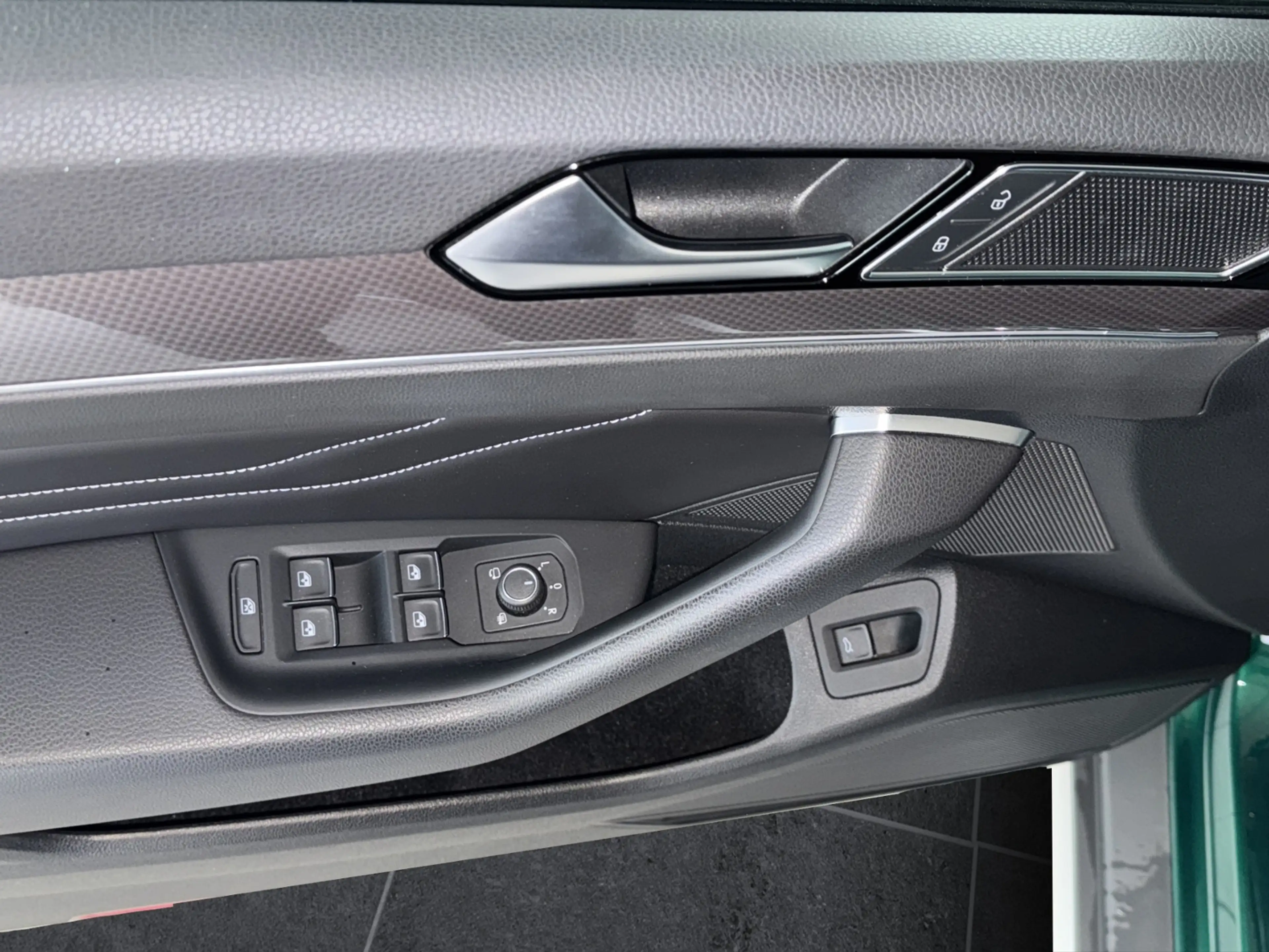 Volkswagen Passat Alltrack 2.0TDI 4M Matrix/AHK/Pano/DCC — photo 11