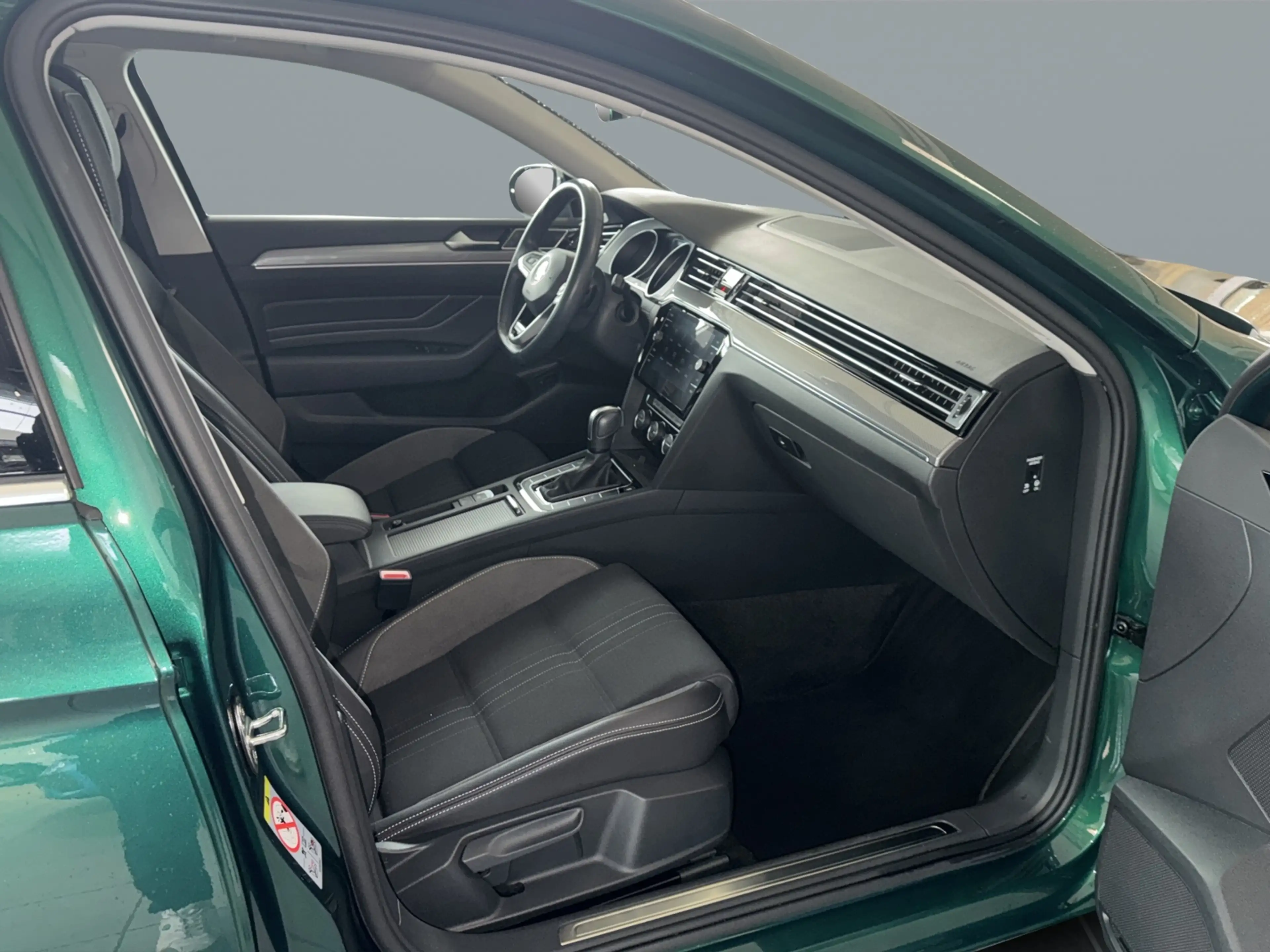 Volkswagen Passat Alltrack 2.0TDI 4M Matrix/AHK/Pano/DCC — photo 15
