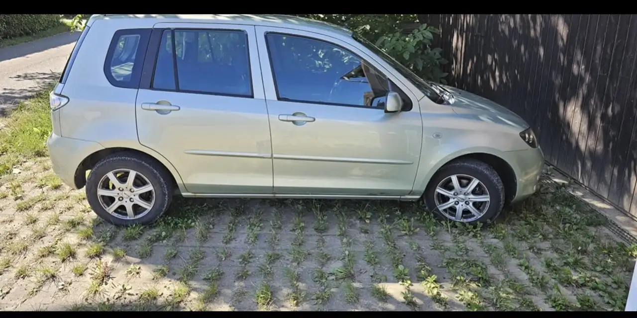 Mazda 2