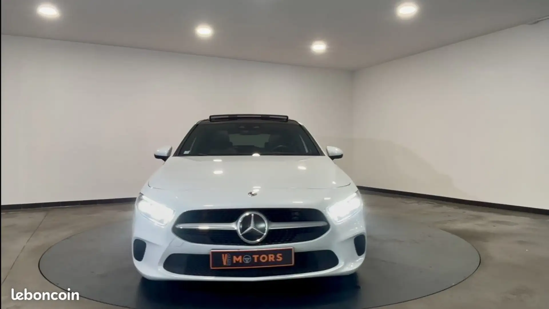 Mercedes-Benz A 180 Mercedes 180 PROGRESSIVE LINE 7G-DCT %2B PACK PREM Blanc - 2