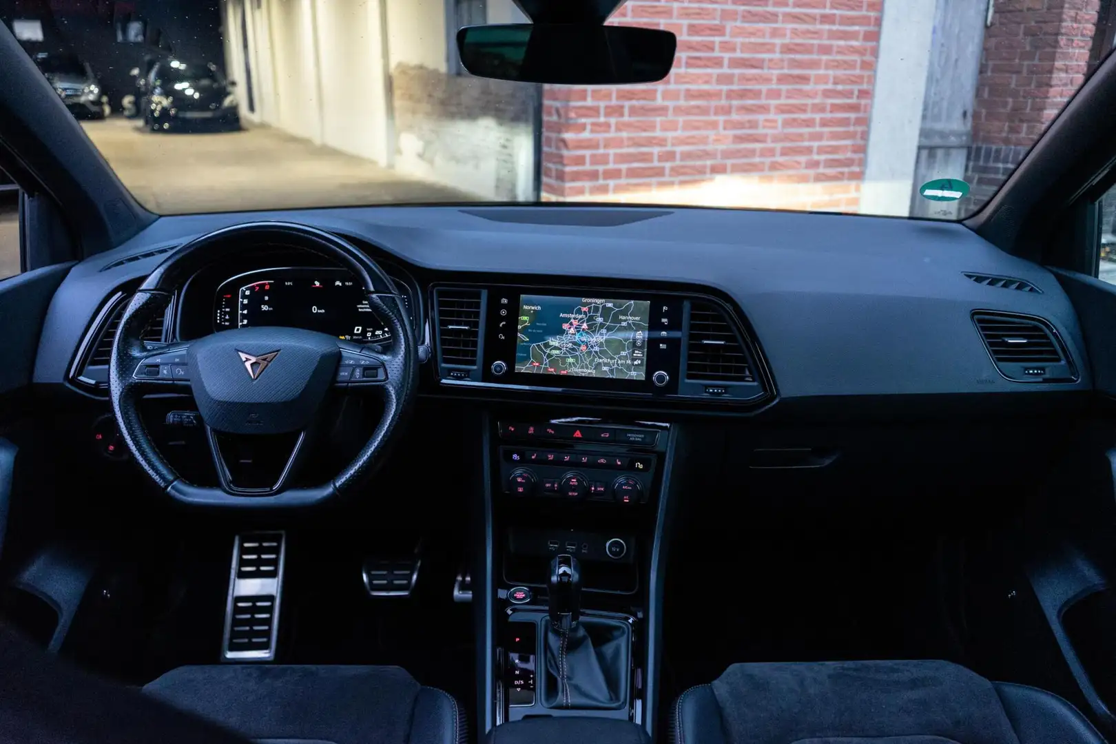 CUPRA Ateca 2.0 TSI 4DRIVE 300PK Pano / Trekhaak / Beats Zwart - 2