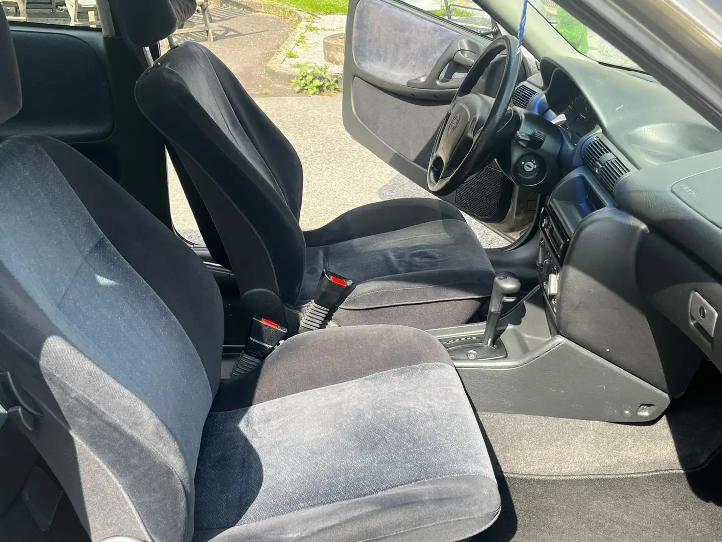 Opel Astra Automatik GL Grau - 1