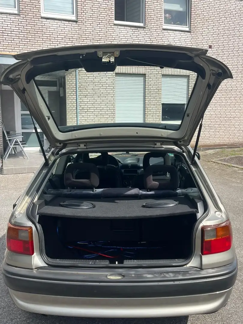 Opel Astra Automatik GL Grau - 2