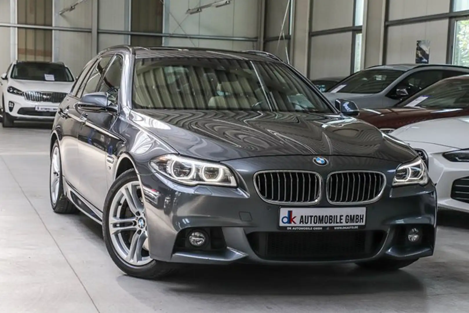 BMW 530 d Touring Sport-Aut.///M SPORTPAKET/KOMFORT Серый - 2
