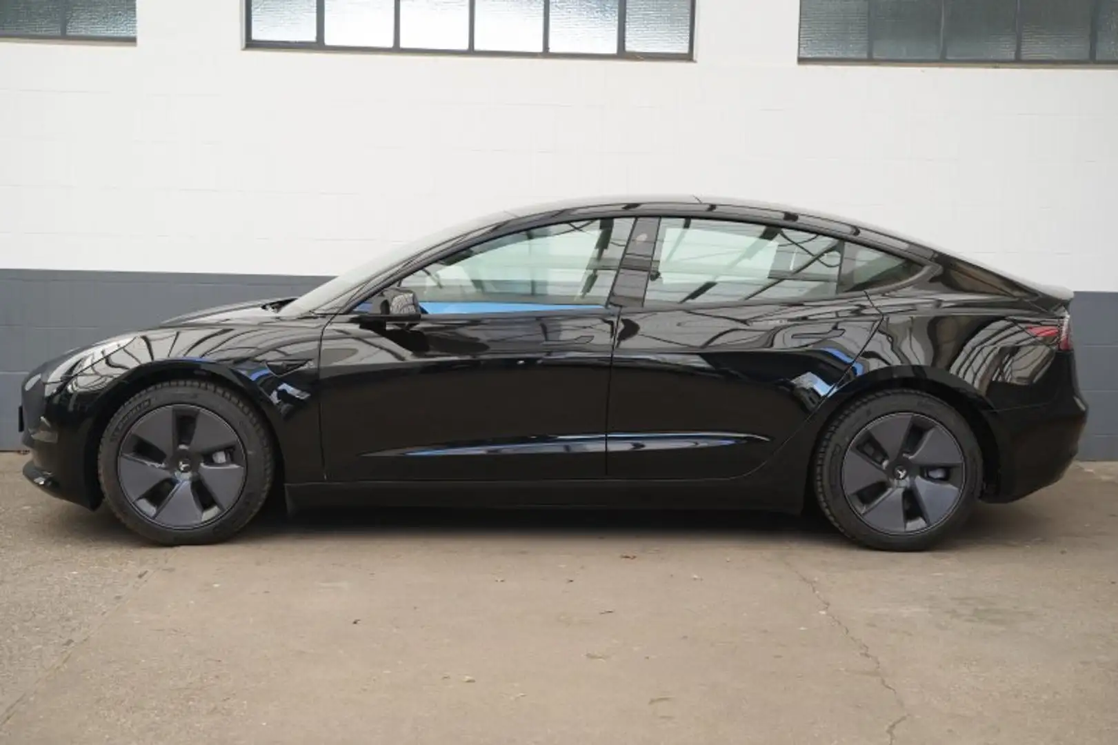 Tesla Model 3 Long Range AWD *innen weiß*Mwst.*Matrix-LED* Zwart - 2