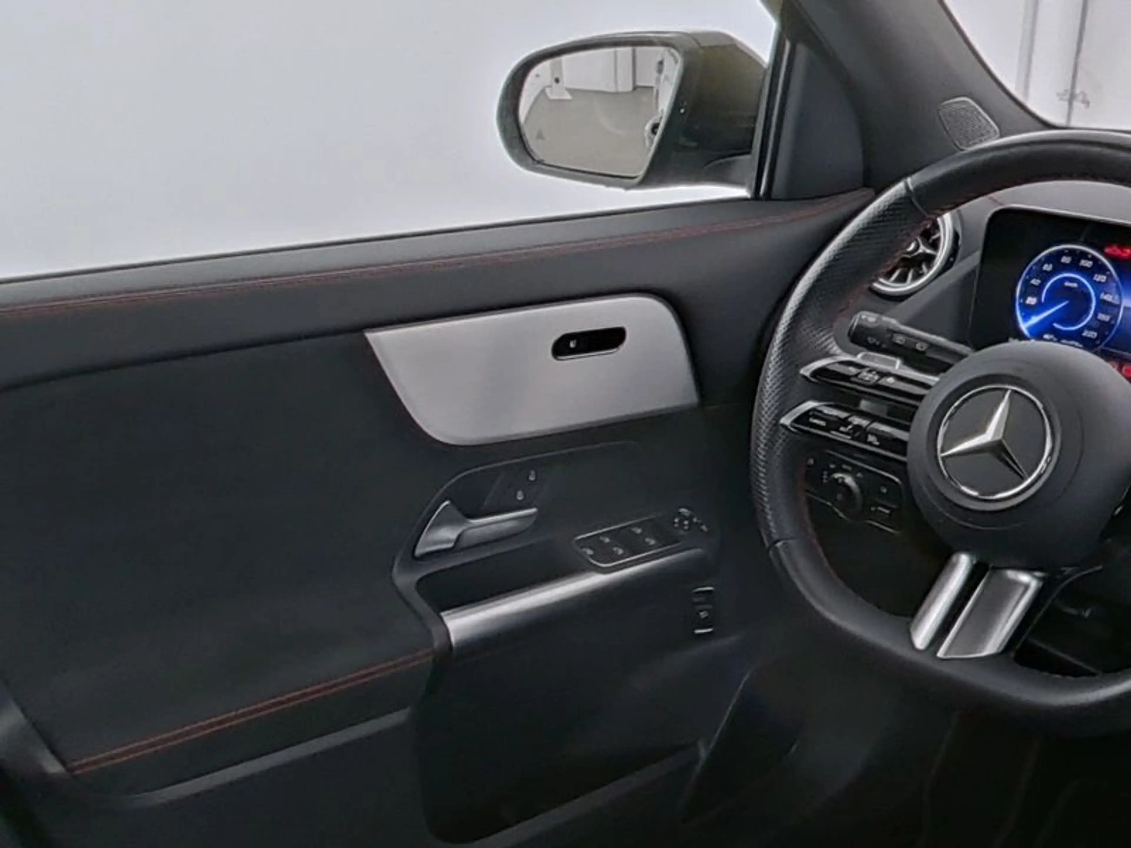 Mercedes-Benz EQA 250 + AMG NIGHT 360 AHK KAMERA PANO SPUR PDC — photo 10