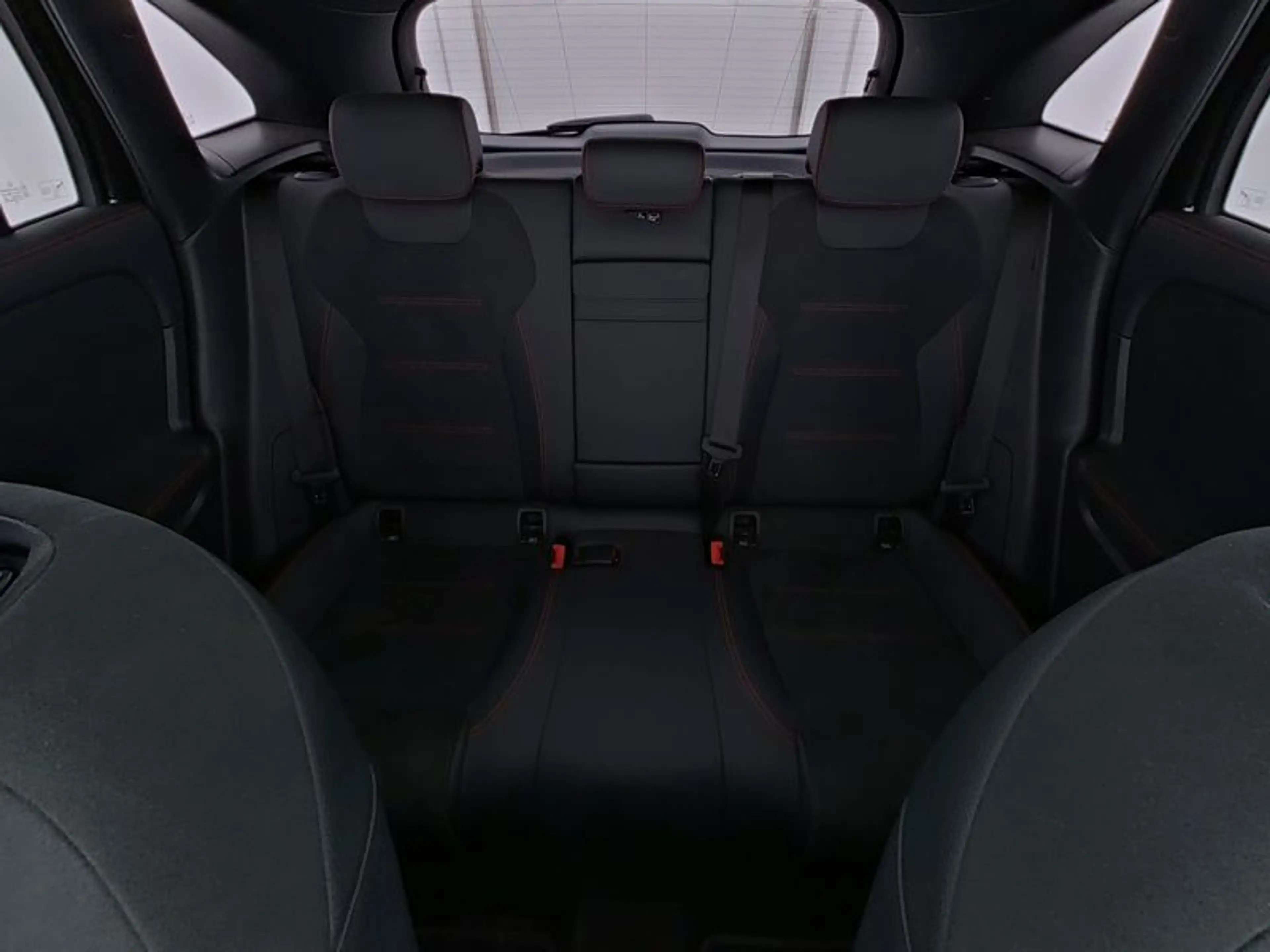 Mercedes-Benz EQA 250 + AMG NIGHT 360 AHK KAMERA PANO SPUR PDC — photo 9