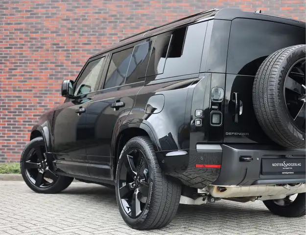 Land Rover Defender view 7