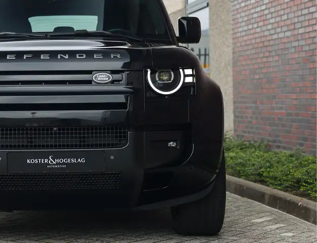 Land Rover Defender view 12